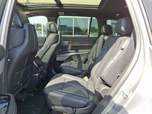 New 2026 Cadillac Vistiq Luxury w/ LPO, Floor Liner Package image 5