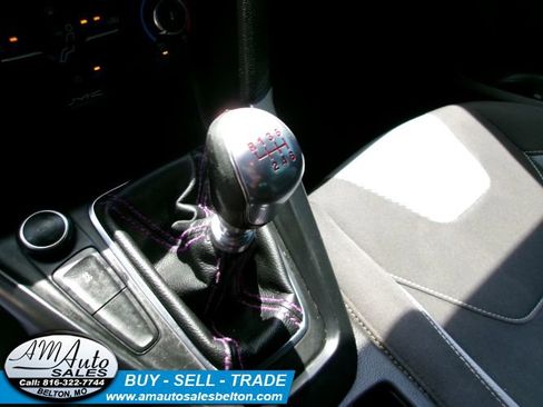 Used 2017 Ford Focus ST FWD image 13
