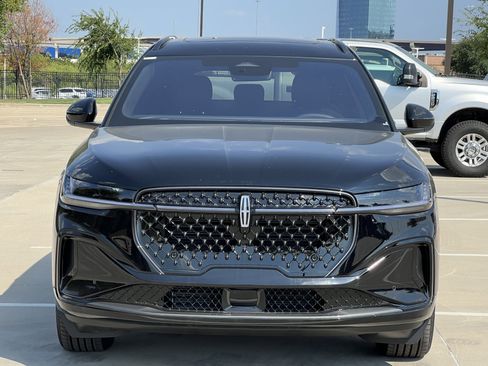 New 2025 Lincoln Nautilus Reserve w/ Jet Appearance Package image 13