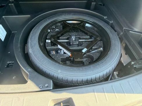 Used 2021 Chevrolet Blazer LT AWD/4WD image 23
