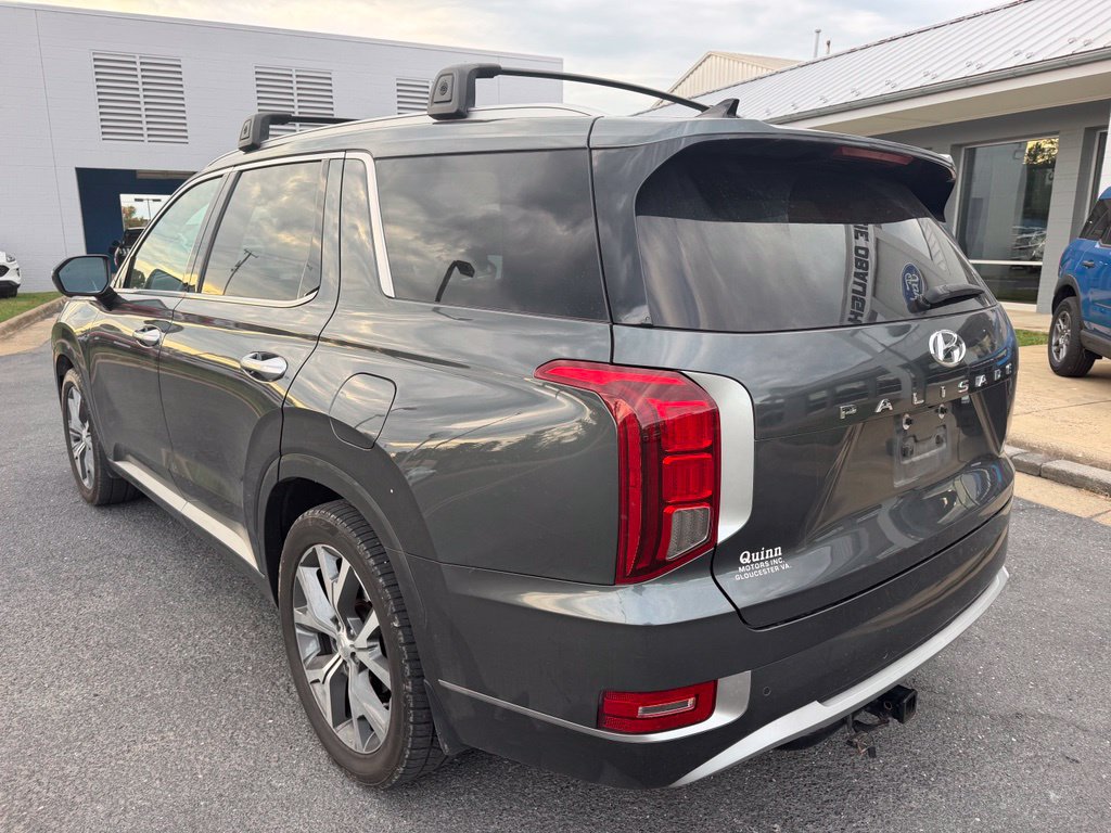 Used 2022 Hyundai Palisade Limited w/ Winter Package FWD image 3