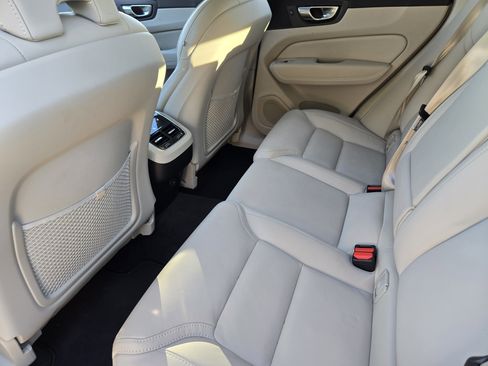 Certified 2023 Volvo XC60 B5 Ultimate w/ Climate Package image 43