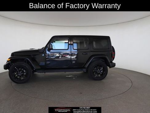Used 2025 Jeep Wrangler Unlimited Sahara image 6