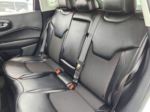 Used 2021 Jeep Compass Latitude AWD/4WD image 32
