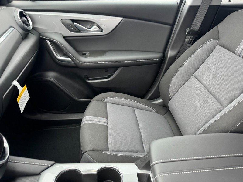 New 2026 Chevrolet Blazer LT w/ Convenience Package FWD image 8