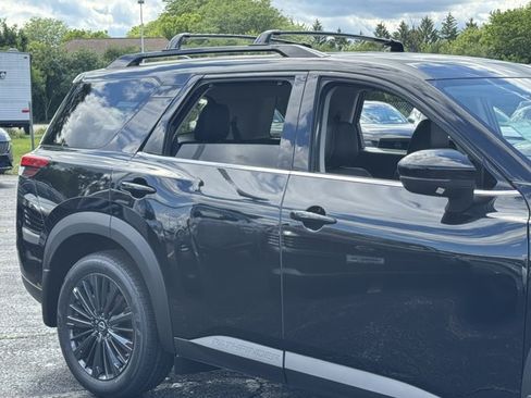New 2026 Nissan Pathfinder SL AWD/4WD image 6