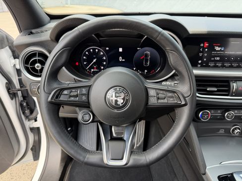 Used 2024 Alfa Romeo Stelvio Ti AWD/4WD image 15