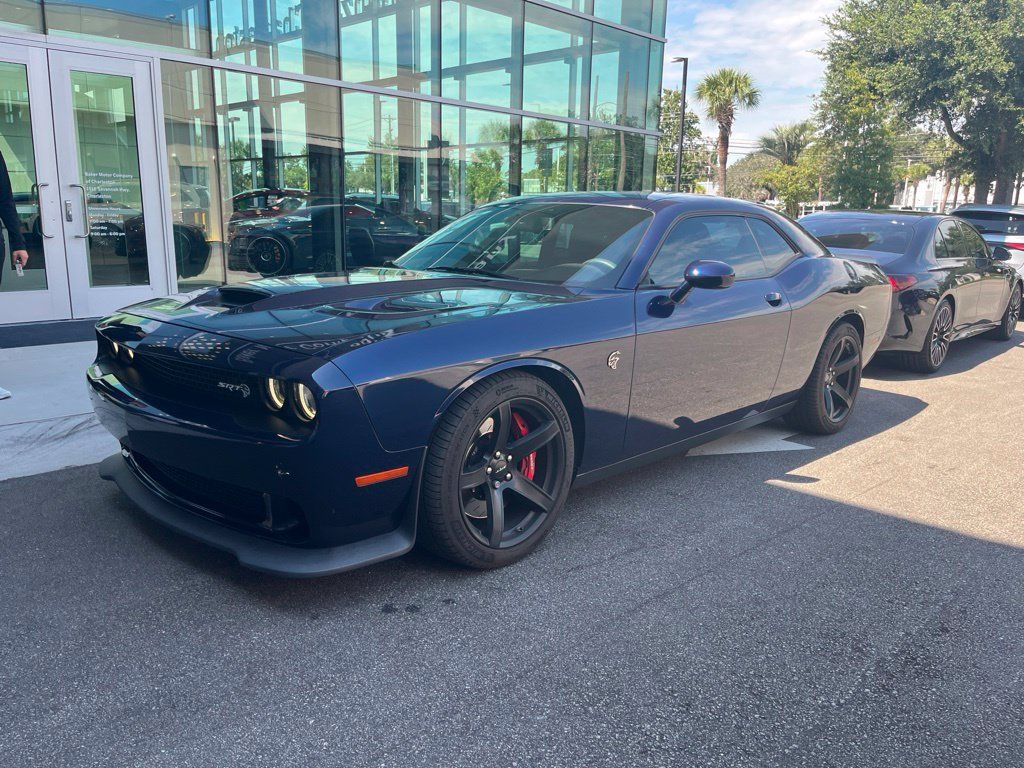 Used 2017 Dodge Challenger SRT Hellcat RWD image 1