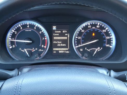 Used 2018 Toyota Highlander XLE FWD image 16