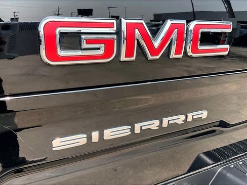 Used 2025 GMC Sierra 1500 SLT AWD/4WD image 31