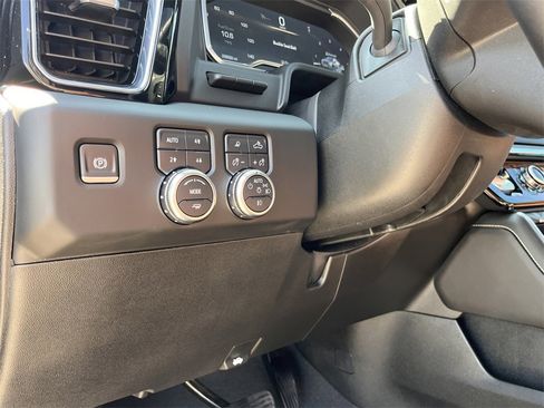 Used 2024 GMC Sierra 3500 Denali Ultimate image 28