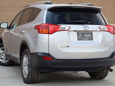 Used 2015 Toyota RAV4 LE FWD image 8