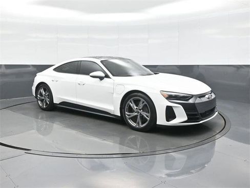 Used 2022 Audi e-tron GT Premium Plus image 1