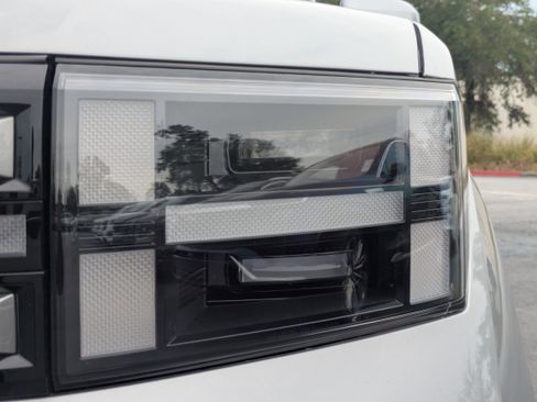 Used 2025 Hyundai Santa Fe SE FWD image 32
