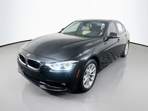 Used 2018 BMW 320i Sedan w/ Convenience Package RWD image 3