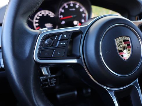 Used 2019 Porsche Cayenne S image 40