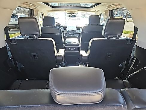 Used 2022 Ford Expedition XLT image 23