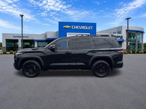 Used 2025 Toyota Sequoia TRD Pro AWD/4WD image 4