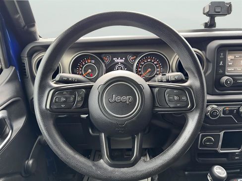 Used 2018 Jeep Wrangler Unlimited Sport image 22