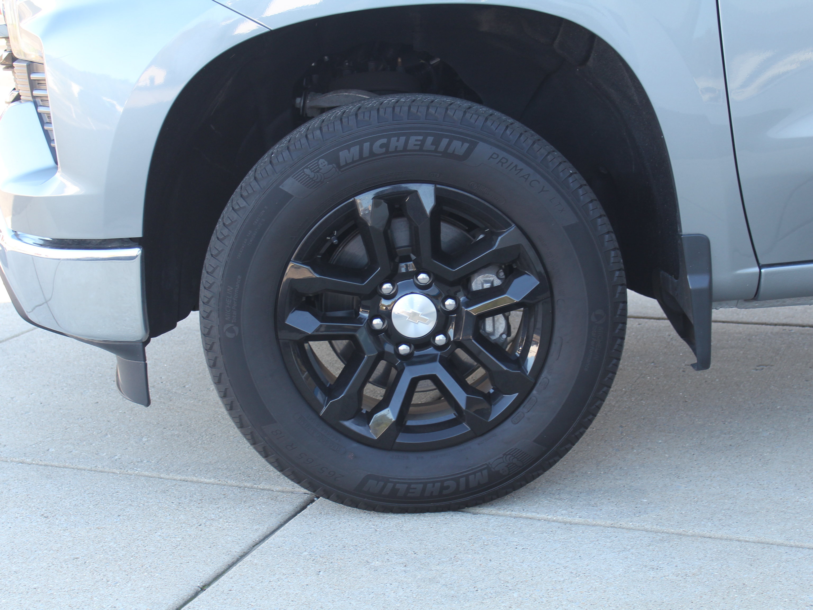 Used 2023 Chevrolet Silverado 1500 LT AWD/4WD image 29