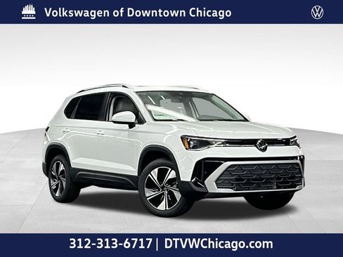 New 2025 Volkswagen Taos SE image 1