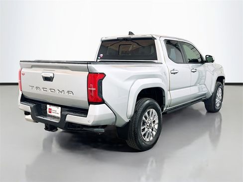 Used 2024 Toyota Tacoma Limited image 4