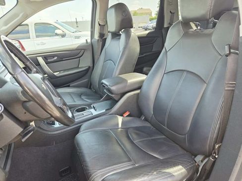 Used 2017 Chevrolet Traverse LT FWD image 7