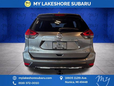 Used 2017 Nissan Rogue SV image 6