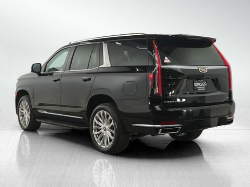 Used 2024 Cadillac Escalade Premium Luxury w/ Performance Package image 3