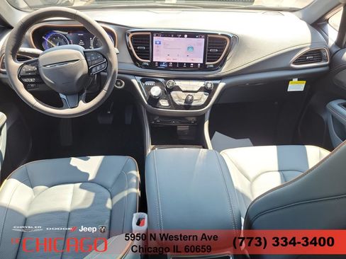 New 2027 Chrysler Pacifica Pinnacle w/ Theater Group AWD/4WD image 13