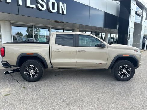 Used 2023 GMC Canyon AT4 w/ AT4 Premium Package AWD/4WD image 5