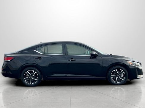 Used 2024 Nissan Sentra SV image 4