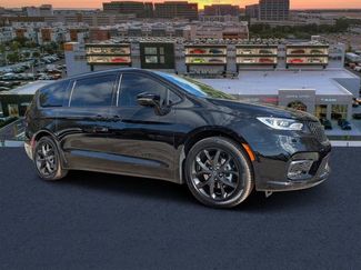New 2026 Chrysler Pacifica Limited w/ S Appearance Package video 1
