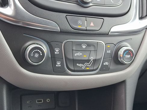 Certified 2022 Chevrolet Equinox LT FWD image 17