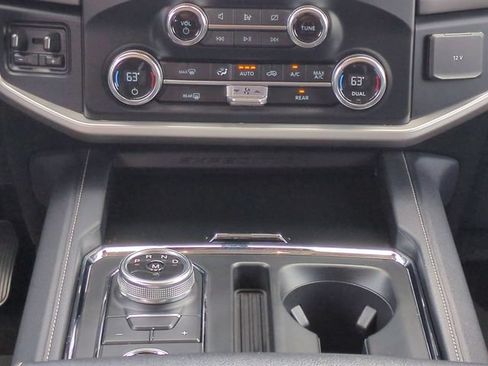 Used 2023 Ford Expedition XLT AWD/4WD image 21