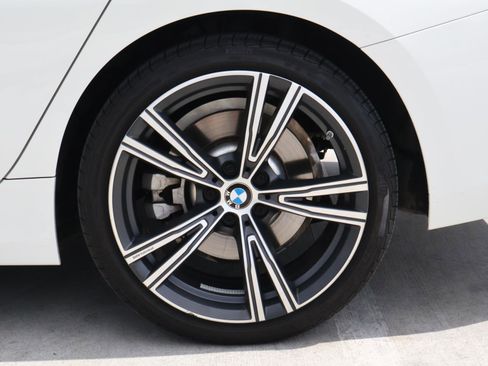 Used 2024 BMW 330i Sedan w/ Convenience Package RWD image 9