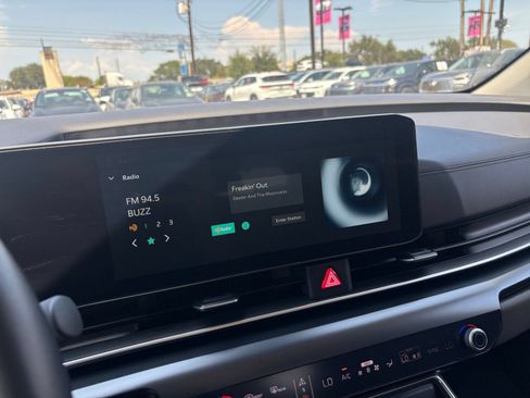 Used 2026 Kia Carnival FWD image 20