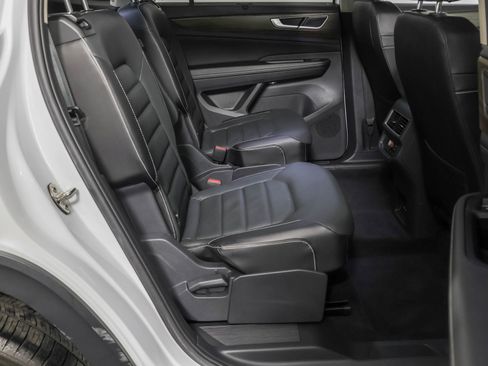 Used 2024 Volkswagen Atlas SEL AWD/4WD image 43