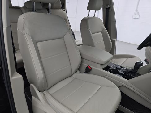 Used 2023 Volkswagen Atlas SEL AWD/4WD image 10