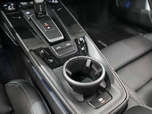 Certified 2026 Porsche 911 Targa 4 GTS AWD/4WD image 32