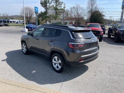 Used 2018 Jeep Compass Latitude w/ Popular Equipment Group image 6