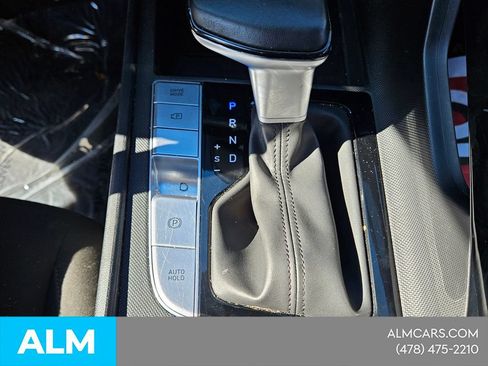 Used 2025 Hyundai Elantra SEL FWD image 19