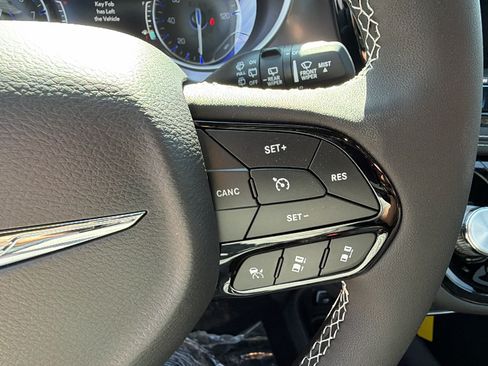 New 2026 Chrysler Pacifica Select w/ S Appearance Package FWD image 25