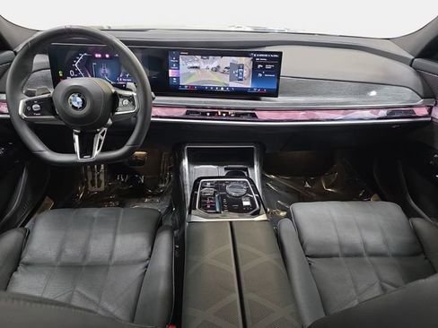 Certified 2023 BMW 760i xDrive image 9