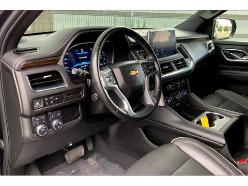Used 2023 Chevrolet Suburban Premier image 15