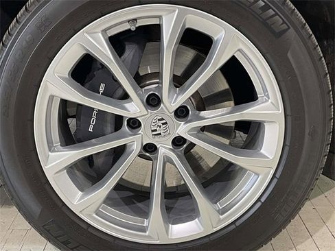 Used 2018 Porsche Macan image 62