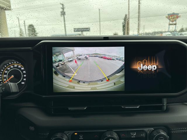 Used 2025 Jeep Wrangler Unlimited Rubicon AWD/4WD image 23