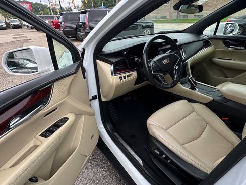 Used 2019 Cadillac XT5 Luxury AWD/4WD image 14