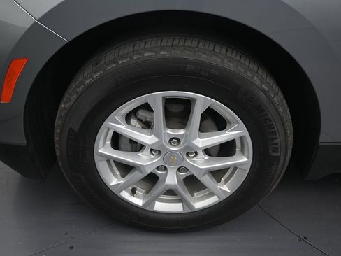 Used 2023 Chevrolet Equinox LS FWD image 9