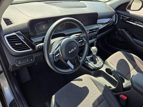 Used 2026 Kia Seltos S FWD image 9